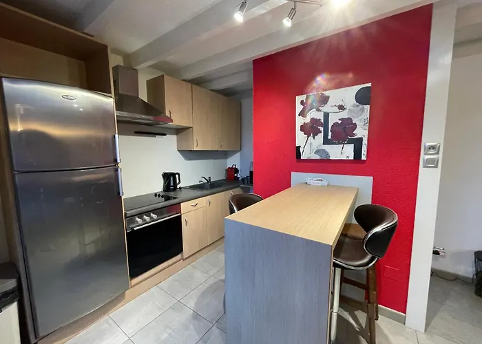 Fathala - Appartement Lumineux En Dernier Etage - Face A La Gare Routiere