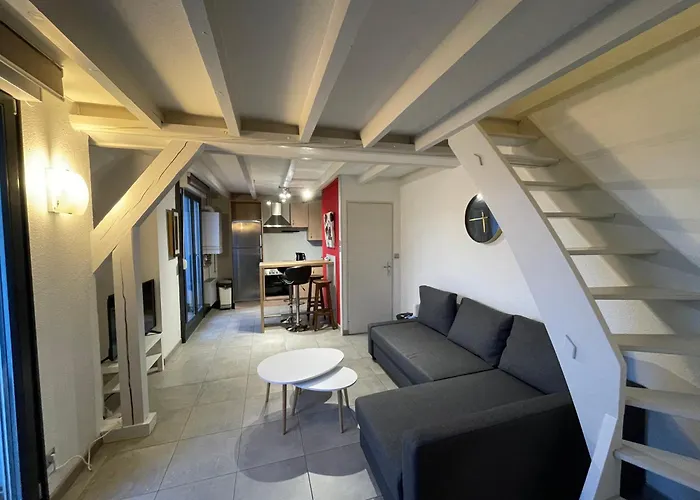 Fathala - Appartement Lumineux En Dernier Etage - Face A La Gare Routiere