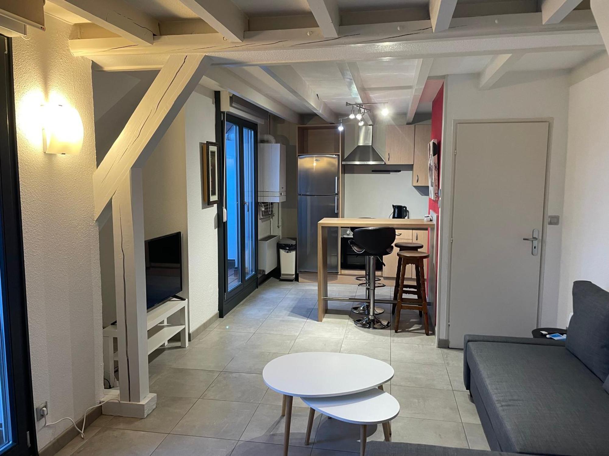 Apartment Fathala - Lumineux En Dernier Etage - Face A La Gare Routiere *