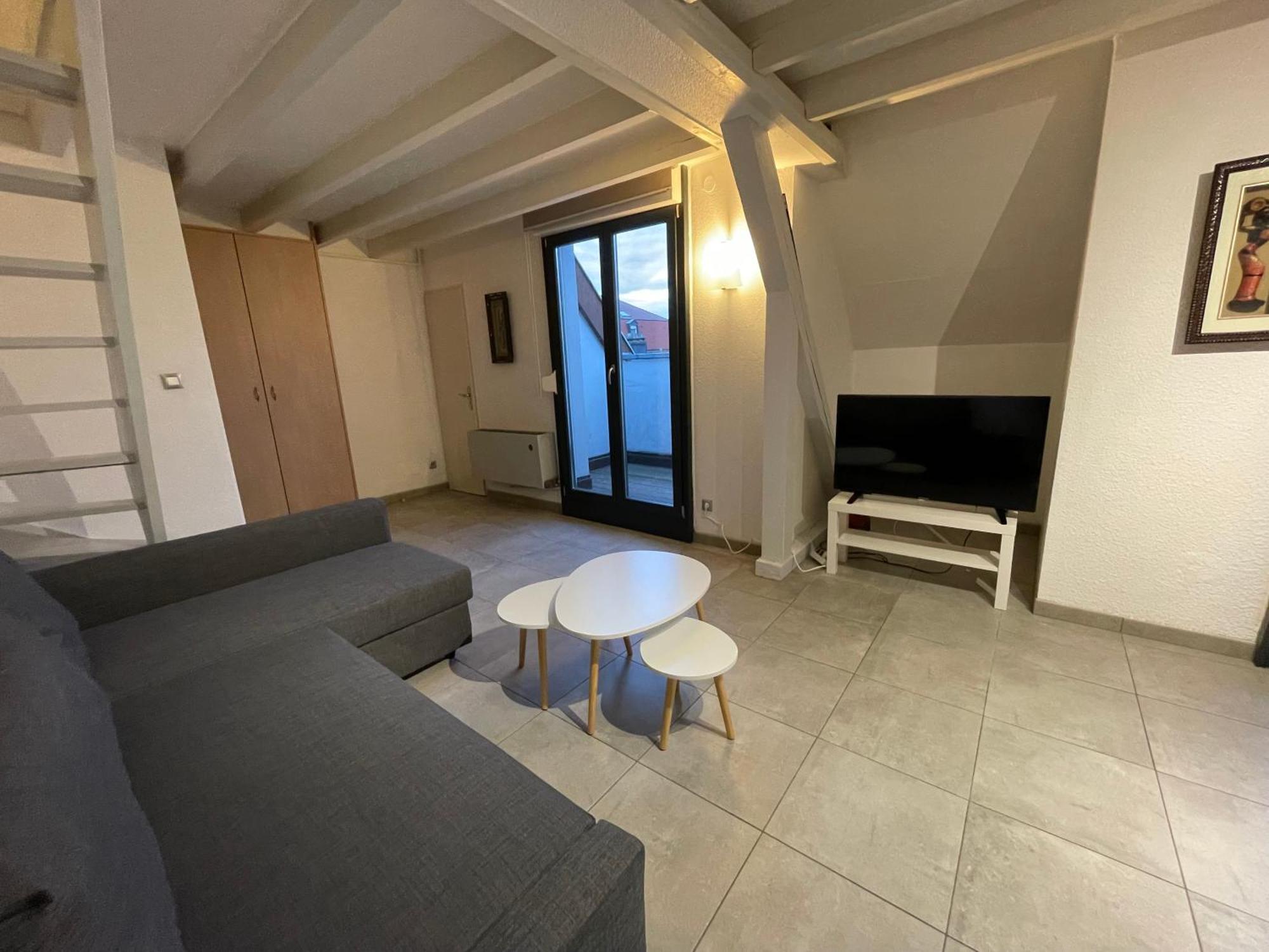 Fathala - Lumineux En Dernier Etage - Face A La Gare Routiere Apartment Sarrebourg